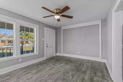 2706 Emmett Street, Dallas, TX 75211 - Photo 2