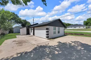 1300 E Fogg St, Fort Worth, TX 76115 - Photo 1