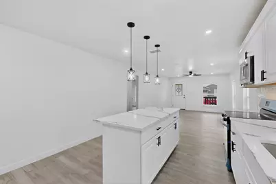 2703 Gertrude Avenue, Dallas, TX 75210 - Photo 16