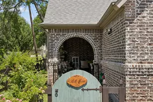 523 S Dallas St, Van Alstyne, TX 75495 - Photo 4