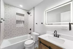125 29th St, Grand Prairie, TX 75050 - Photo 8