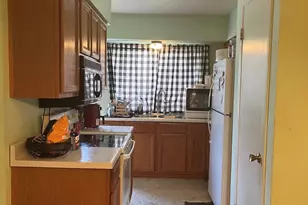 914 Pleasant Valley Rd, Garland, TX 75040 - Photo 8