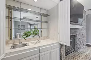 1218 Sycamore Dr, Carrollton, TX 75007 - Photo 10