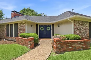 1218 Sycamore Dr, Carrollton, TX 75007 - Photo 2