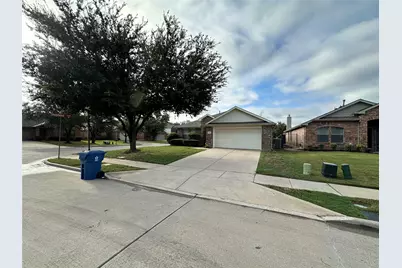 1201 Maddy Lane, Flower Mound, TX 75028 - Photo 4