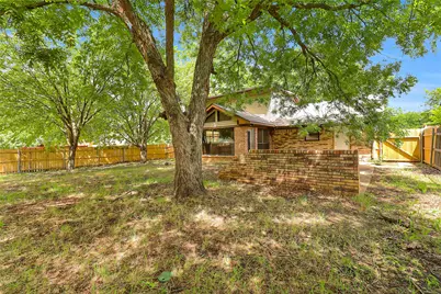 925 Holiday Drive, Sherman, TX 75090 - Photo 4