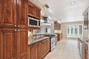 2009 Tanglewood Dr, Grapevine, TX 76051 - Photo 8