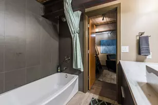 3100 Commerce St, Dallas, TX 75226 - Photo 20
