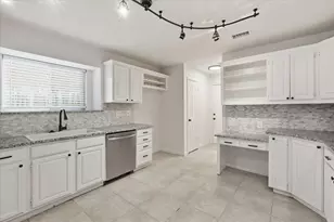 1824 Chatham Dr, Flower Mound, TX 75028 - Photo 8
