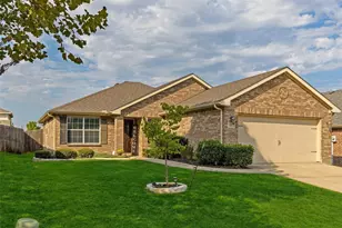 325 Crosscreek Dr, Princeton, TX 75407 - Photo 2