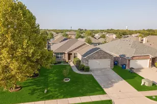 325 Crosscreek Dr, Princeton, TX 75407 - Photo 4