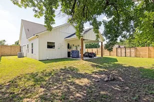 301 S Oak St, Boyd, TX 76023 - Photo 22