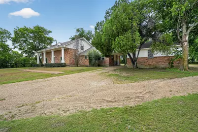 928 E Bear Creek Road, Glenn Heights, TX 75154 - Photo 2