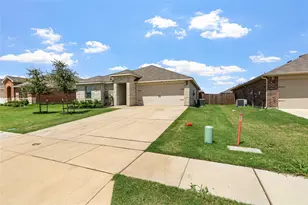 15141 Ace Dr, Dallas, TX 75253 - Photo 2