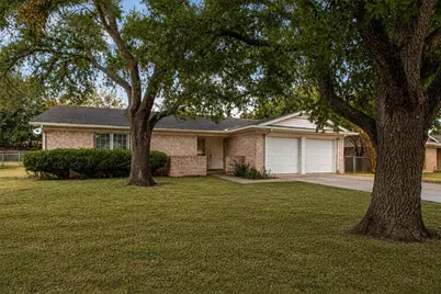 1216 Bryant Street, Benbrook, TX 76126 - Photo 2