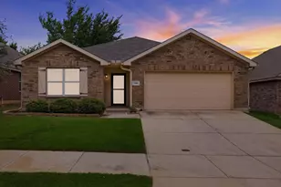 3900 Oceanview Dr, Denton, TX 76208 - Photo 2
