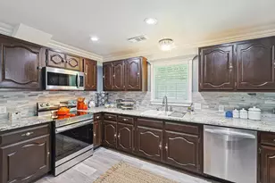 379 S John Douglas Rd, Van Alstyne, TX 75495 - Photo 12