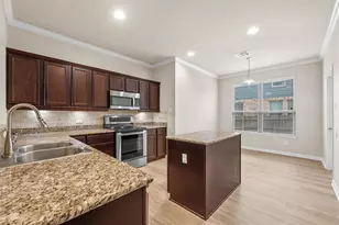 10860 Burnham Dr, Waco, TX 76708 - Photo 14