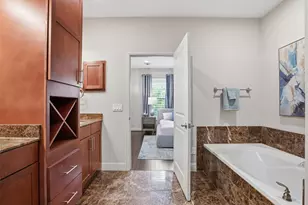 644 E Bluff St, Fort Worth, TX 76102 - Photo 16