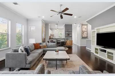 644 E Bluff Street, Fort Worth, TX 76102 - Photo 4