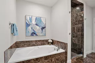 644 E Bluff St, Fort Worth, TX 76102 - Photo 14