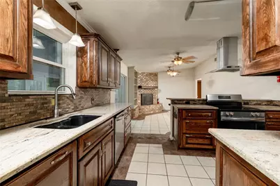 1517 Oakridge Court W, Azle, TX 76020 - Photo 20