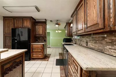 1517 Oakridge Court W, Azle, TX 76020 - Photo 14