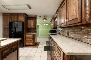 1517 Oakridge Ct W, Azle, TX 76020 - Photo 14