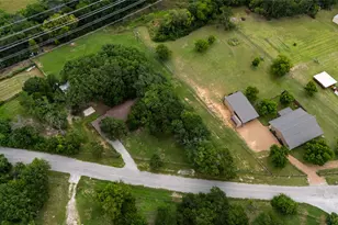 1517 Oakridge Ct W, Azle, TX 76020 - Photo 4