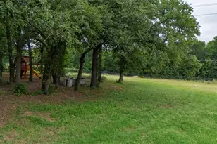 1517 Oakridge Ct W, Azle, TX 76020 - Photo 34