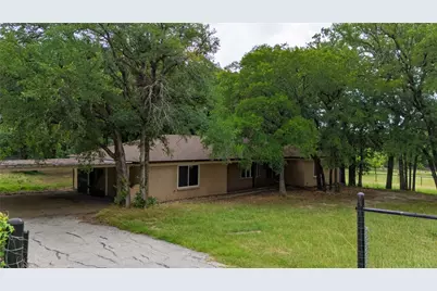 1517 Oakridge Court W, Azle, TX 76020 - Photo 2