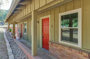 601 W College St, Grapevine, TX 76051 - Photo 4