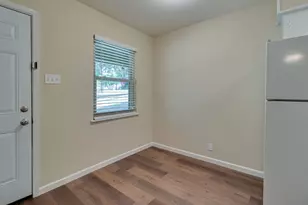601 W College St, Grapevine, TX 76051 - Photo 14