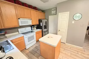 610 Juniper Dr, Arlington, TX 76018 - Photo 6
