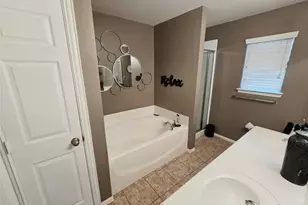 610 Juniper Dr, Arlington, TX 76018 - Photo 10