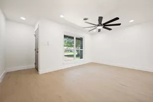 318 Parkwood Pl, Lewisville, TX 75067 - Photo 4