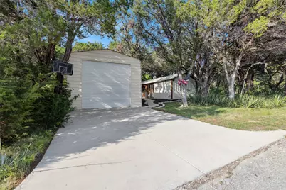 2805 Rockwood Drive, Granbury, TX 76048 - Photo 2
