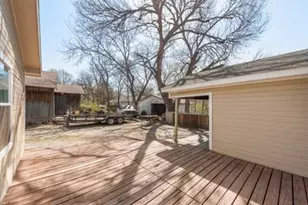 930 W Freeman St, Sherman, TX 75092 - Photo 16