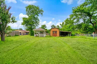 615 N Main Street, Bogata, TX 75417 - Photo 18