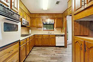 615 N Main St, Bogata, TX 75417 - Photo 8