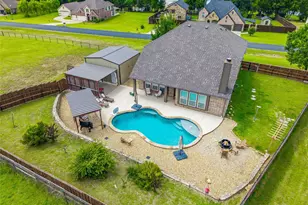1215 The Trails Dr, Blue Ridge, TX 75424 - Photo 2