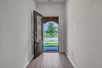9106 Fall Creek Court, Arlington, TX 76002 - Photo 4