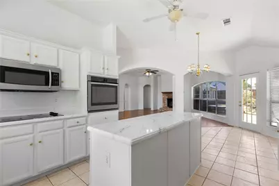 10609 Pineview Lane, Frisco, TX 75035 - Photo 12