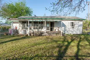 112 SE Front St, Bailey, TX 75452 - Photo 36