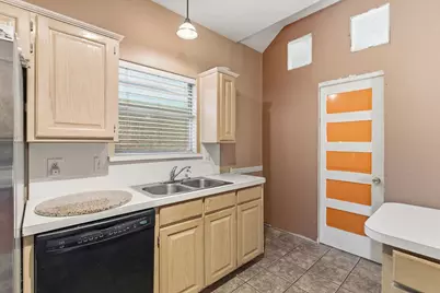 1701 Creekway Drive, Lewisville, TX 75067 - Photo 12