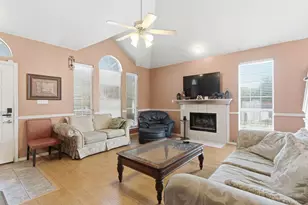 1701 Creekway Dr, Lewisville, TX 75067 - Photo 6