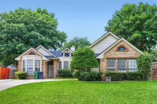 709 Whistler Dr, Arlington, TX 76006 - Photo 2