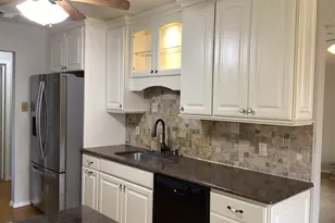 2841 Southridge Dr, Grapevine, TX 76051 - Photo 8