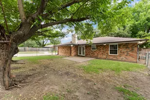 426 Brookhollow Cir, DeSoto, TX 75115 - Photo 26