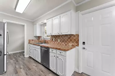 426 Brook Hollow Circle, DeSoto, TX 75115 - Photo 6